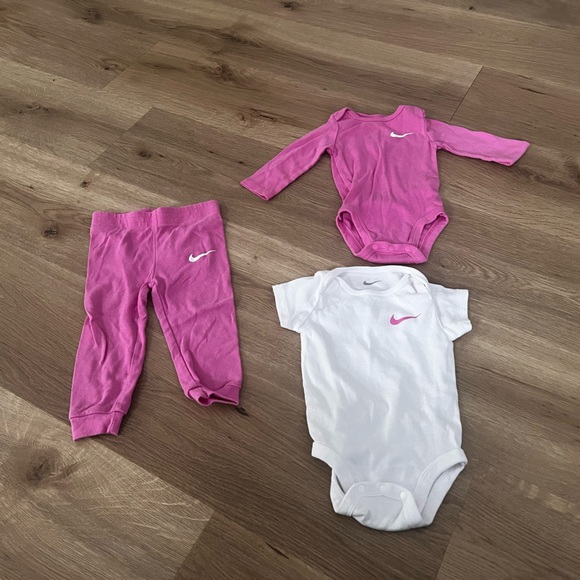 Nike Baby Pink and White Set - Picture 4 of 9